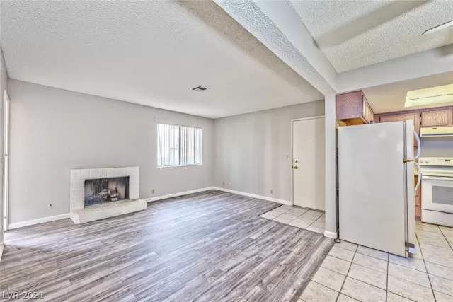 MLS: 2327641 Condo For Sale