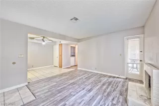 Photo #2: 2327641 Listing