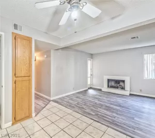 Photo #4: 2327641 Listing