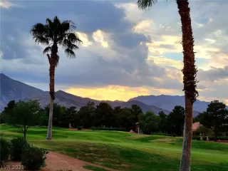 Photo #3: 2327657 Listing 