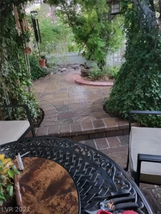 Photo #4: 2327657 Listing 