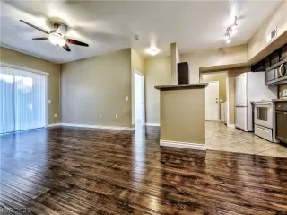 Photo #1: 2327674 Listing 