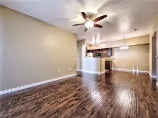 Photo #5: 2327674 Listing 