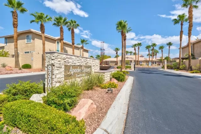 MLS: 2327677 Condo For Sale