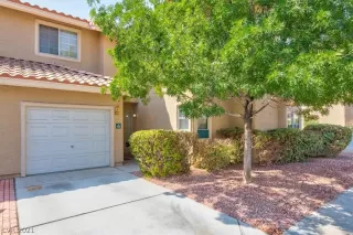 Photo #3: 2327677 Listing