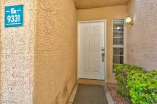 Photo #4: 2327677 Listing