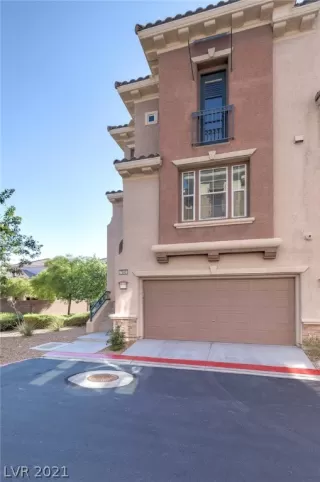 Photo #1: 2327687 Listing