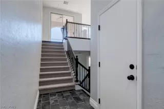 Photo #4: 2327687 Listing