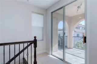 Photo #6: 2327687 Listing