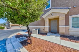 Photo #1: 2327694 Listing 