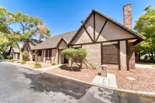 Photo #1: 2327702 Listing