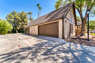 Photo #2: 2327702 Listing