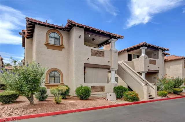 MLS: 2327704 Condo For Sale