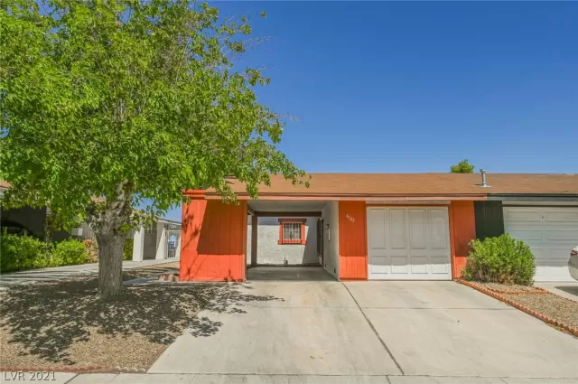 MLS: 2327719 Condo For Sale