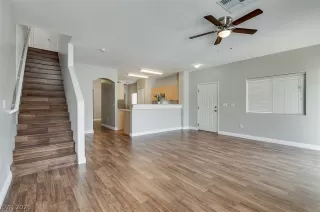 Photo #2: 2327722 Listing