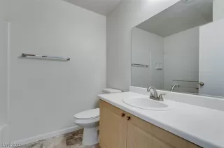 Photo #4: 2327722 Listing