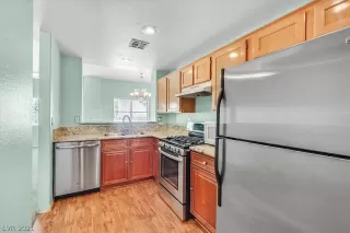 Photo #3: 2327725 Listing