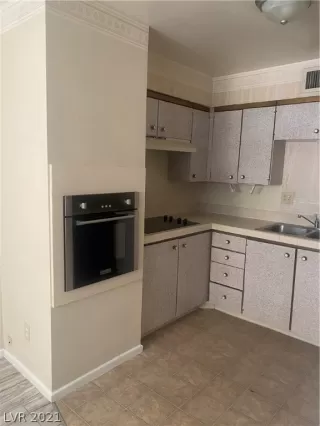 Photo #3: 2327746 Listing