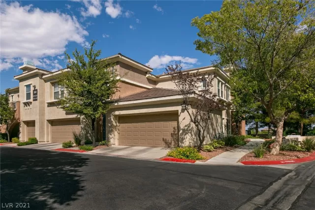 MLS: 2327752 Condo For Sale