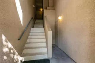 Photo #3: 2327752 Listing 