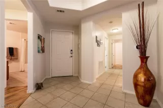 Photo #5: 2327752 Listing 