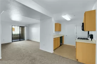 Photo #4: 2327785 Listing 