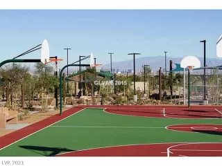 Photo #5: 2327807 Listing