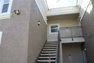 Photo #3: 2327824 Listing 
