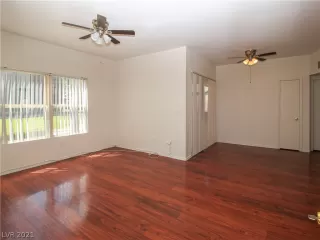 Photo #4: 2327843 Listing 