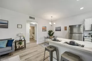 Photo #1: 2327844 Listing