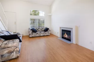 Photo #6: 2327847 Listing 