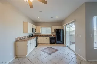 Photo #3: 2327856 Listing 