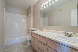 Photo #5: 2327856 Listing 