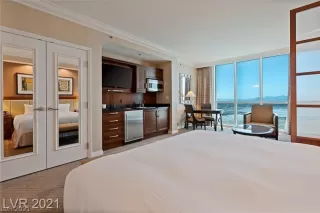 Photo #2: 2327866 Listing 