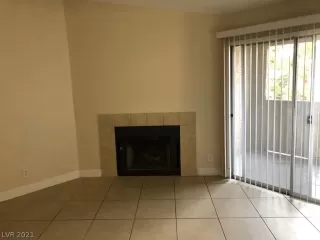 Photo #5: 2327880 Listing