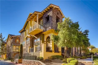 Photo #3: 2327918 Listing 