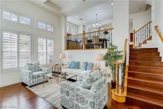 Photo #6: 2327918 Listing 