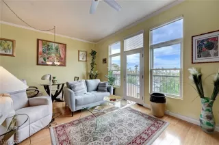 Photo #4: 2327920 Listing