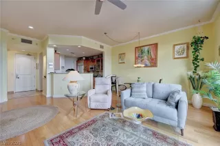 Photo #6: 2327920 Listing