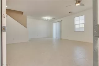 Photo #4: 2327950 Listing 