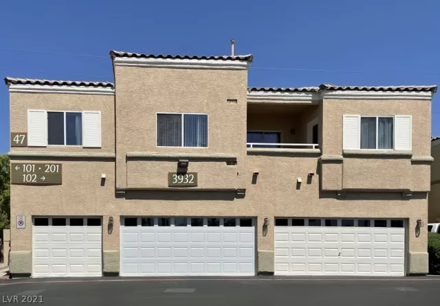 MLS: 2327977 Condo For Sale