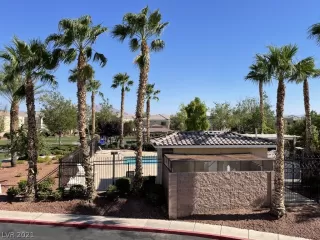 Photo #1: 2327977 Listing 