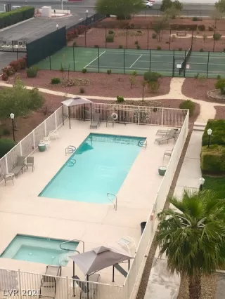 Photo #6: 2328005 Listing