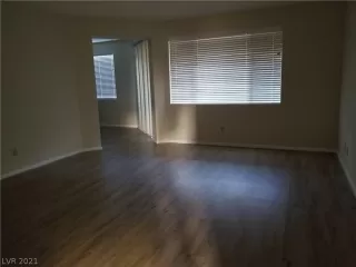 Photo #2: 2328021 Listing