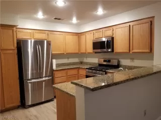 Photo #4: 2328021 Listing