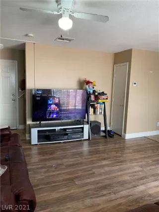 Photo #1: 2328046 Listing 