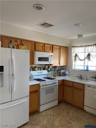 Photo #3: 2328046 Listing 