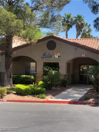 Photo #3: 2328050 Listing