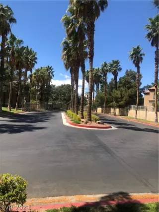 Photo #4: 2328050 Listing