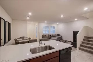 Photo #1: 2328057 Listing